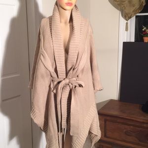 Gorgeous sweater cape!!